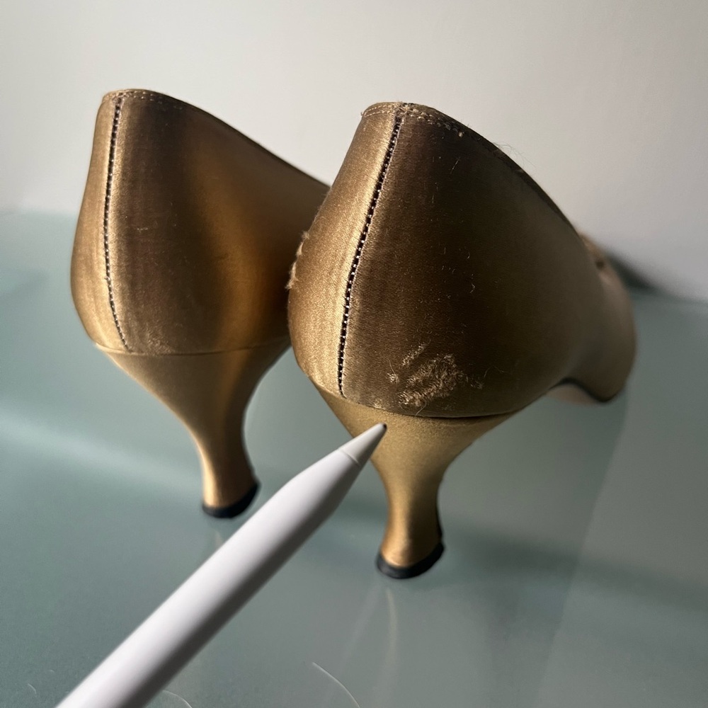 Salvatore Ferragamo Gold Heels with Intricate Design - Picture 4 of 12